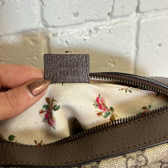 GC Supreme Monogram Shoulder Bag - Used less than 5 times! - Picture 4 of 5